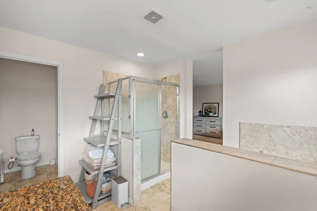 $310,000 | 1240 Walnut Glen Drive, Crystal Lake, IL 60014