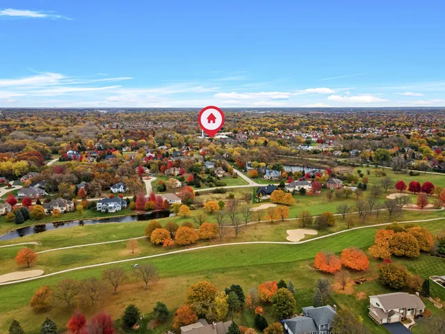 $310,000 | 1240 Walnut Glen Drive, Crystal Lake, IL 60014