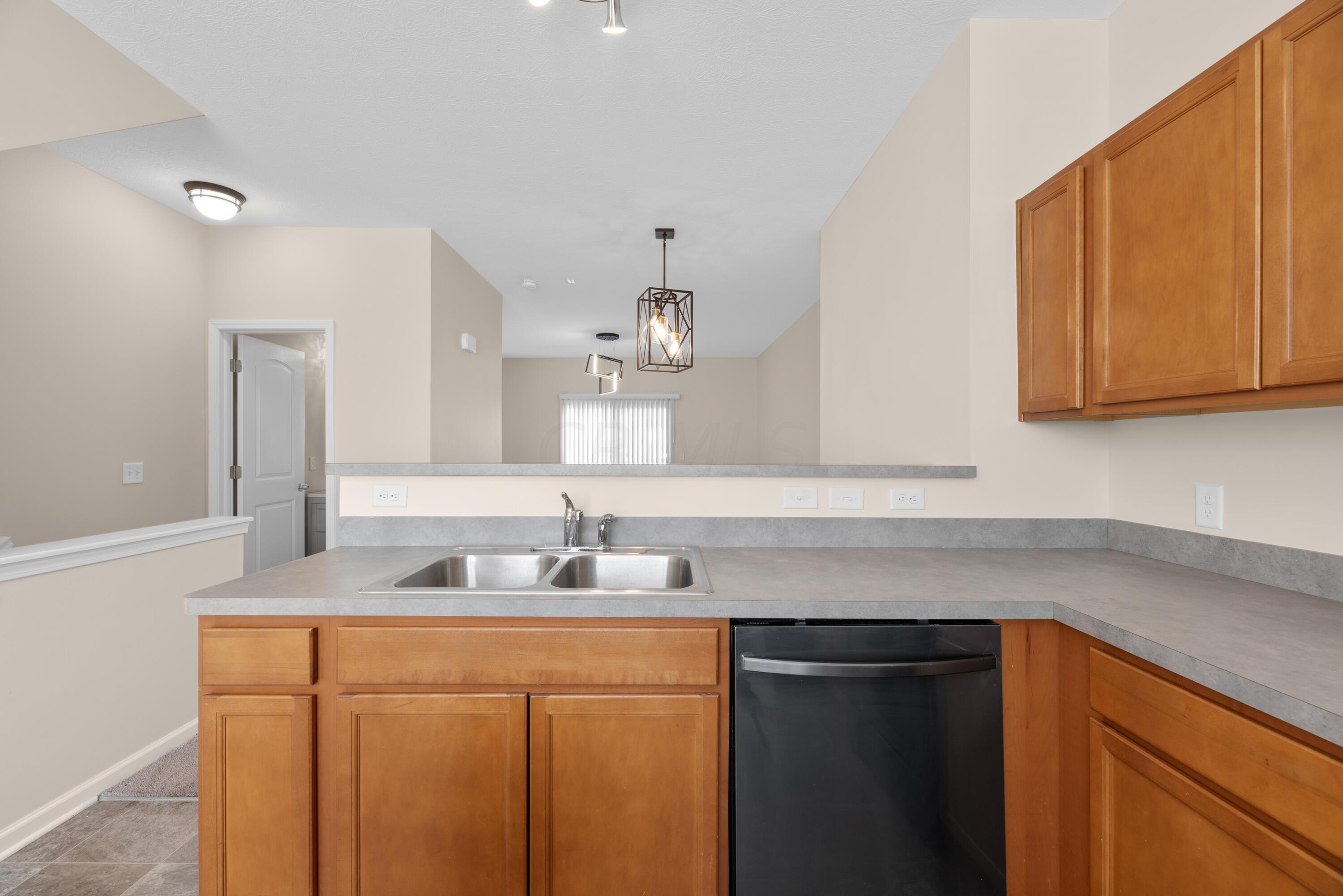 495 Autumn Ridge Circle Pickerington, OH 43147 - Photo 15 of 37 MAR_8490