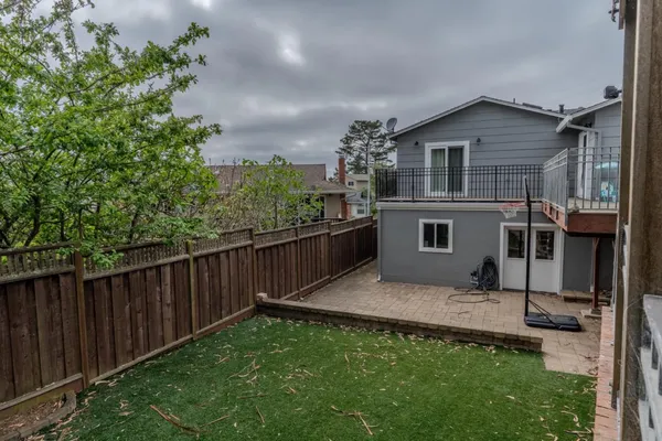 $5,900 | 1172 Park Pacifica Avenue, Pacifica, CA 94044