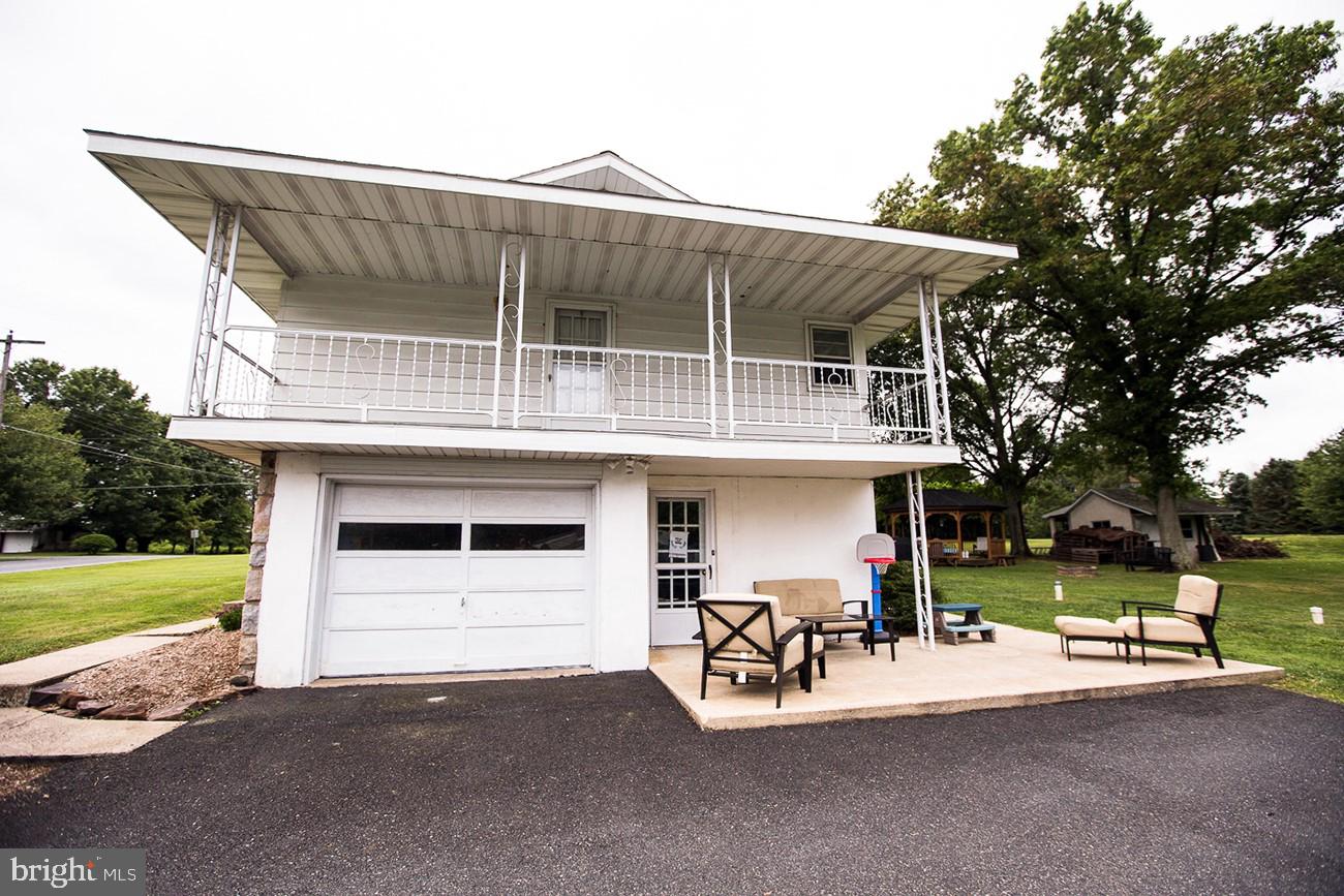 1504 View Road Pennsburg, PA 18073 - Photo 4 of 22 Gallery Image 4