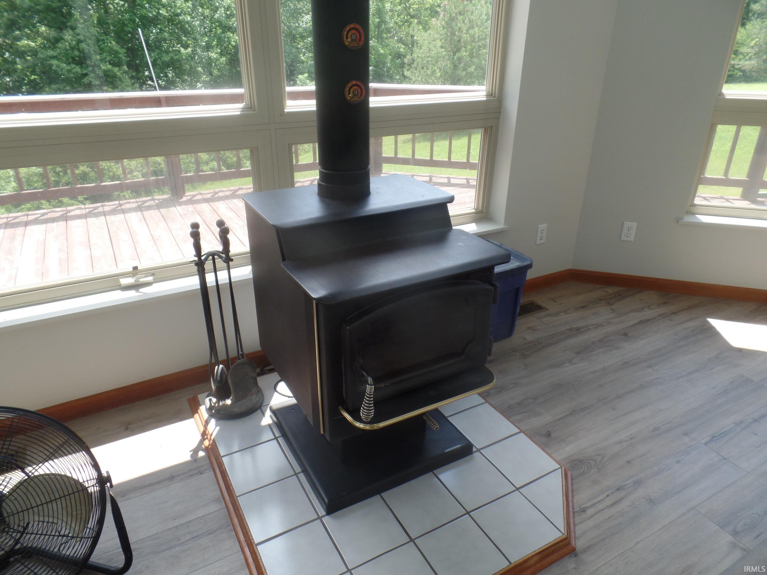 2642 East Macel Road Bloomfield, IN 47424 - Photo 3 of 35