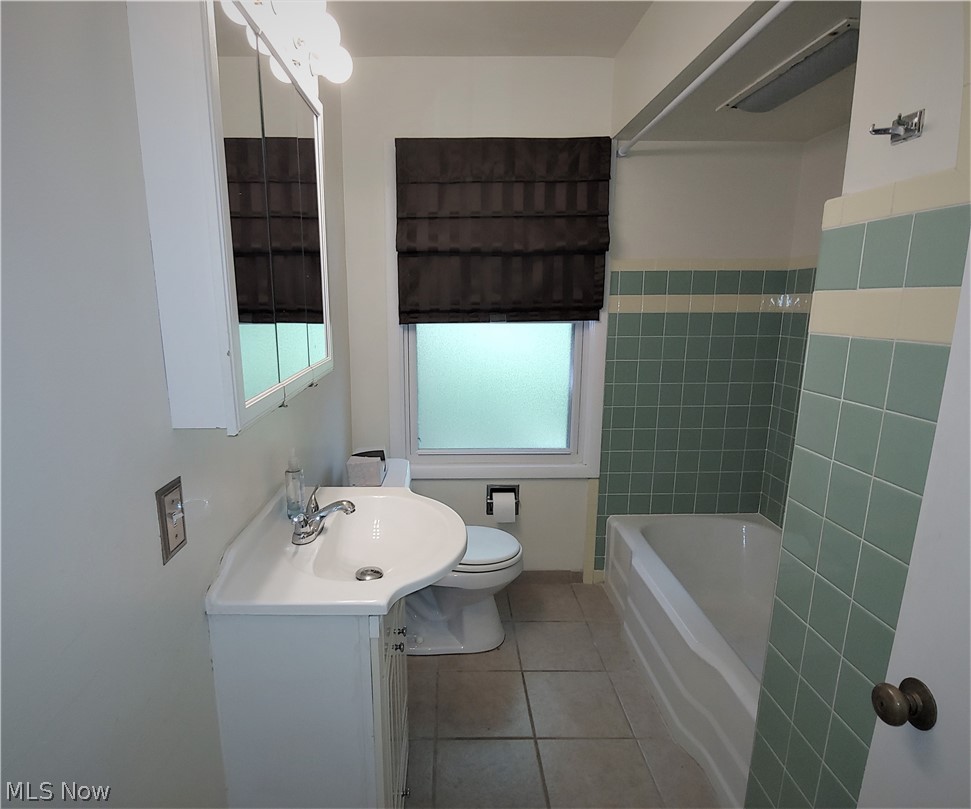 29400 Harvard Road Beachwood, OH 44122 - Photo 10 of 18 First Floor Bath