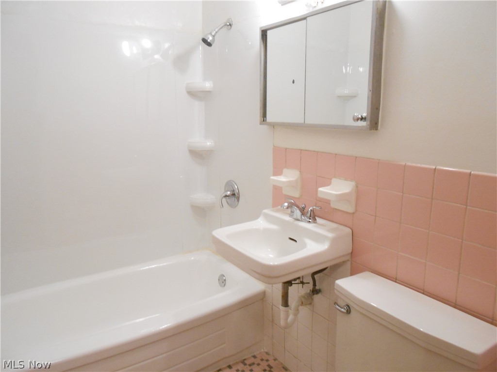 27890 Center Ridge Road Westlake, OH 44145 - Photo 15 of 23