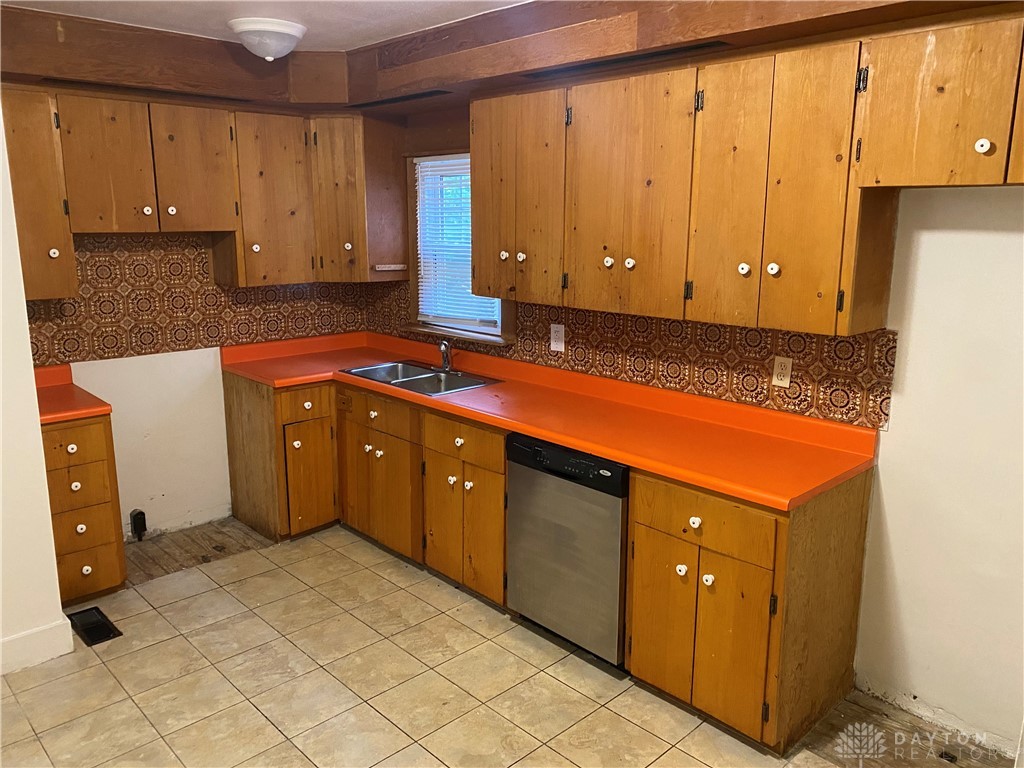 2321 Rugby Road Dayton, OH 45406 - Photo 9 of 15 Gallery Image 9