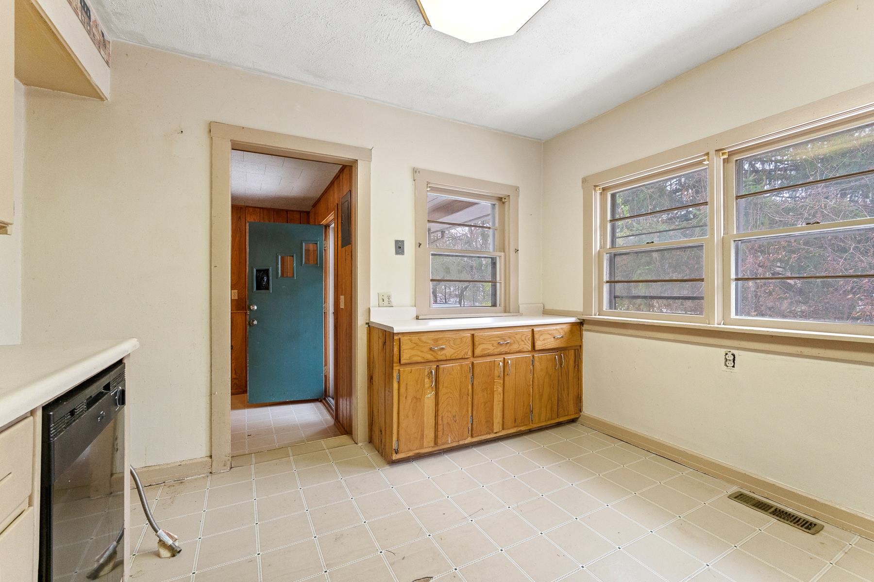 1279 Evergreen Road Huntington, IN 46750 - Photo 21 of 36 Gallery Image 21
