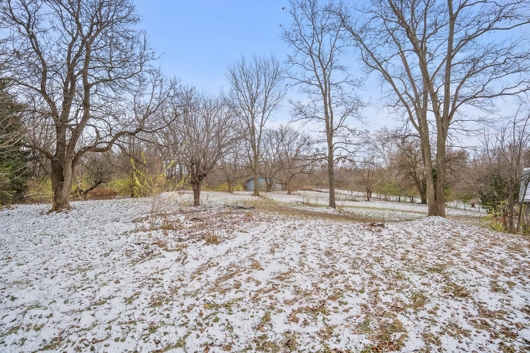 1279 Evergreen Road Huntington, IN 46750 - Photo 3 of 36 Gallery Image 3