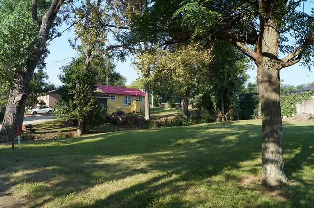 $250,000 | 402 East College Street, Canton, TX 75103