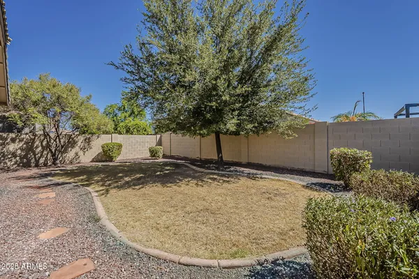 $2,395 | 3877 South Coach House Drive, Gilbert, AZ 85297