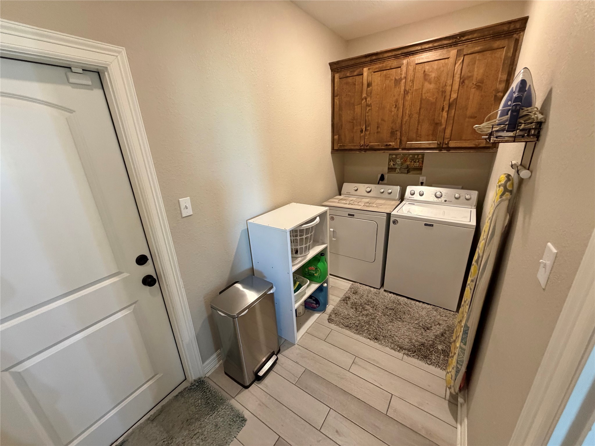 216 Shannon Street Angleton, TX 77515 - Photo 18 of 26 a utility room with dryer and washer