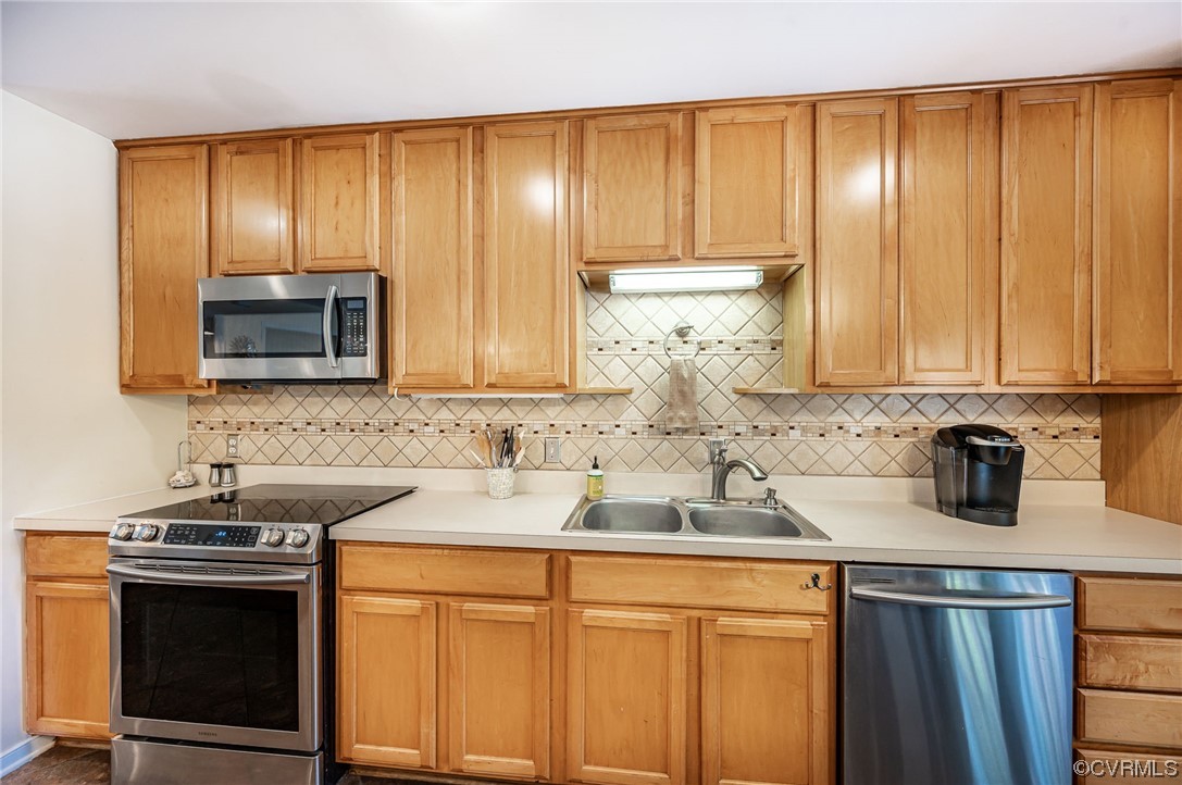 4202 Gladewater Road Henrico, VA 23294 - Photo 12 of 49