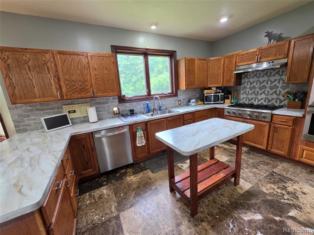 5150 West Carpenter Road Flint, MI 48504 - Photo 8 of 33