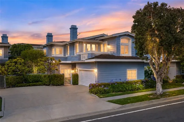 $2,288,000 | 3600 5th, Corona del Mar, CA 92625