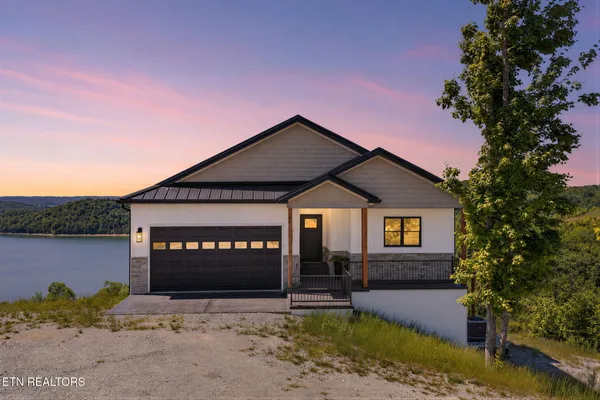$985,000 | 448 Taylor Road, Byrdstown, TN 38549