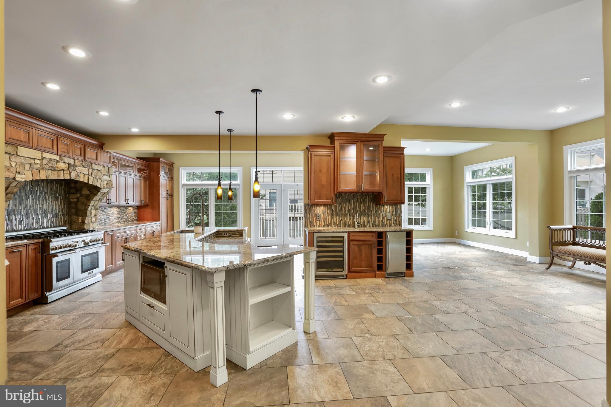 2054 Madrillon Road Vienna, VA 22182 - Photo 11 of 48