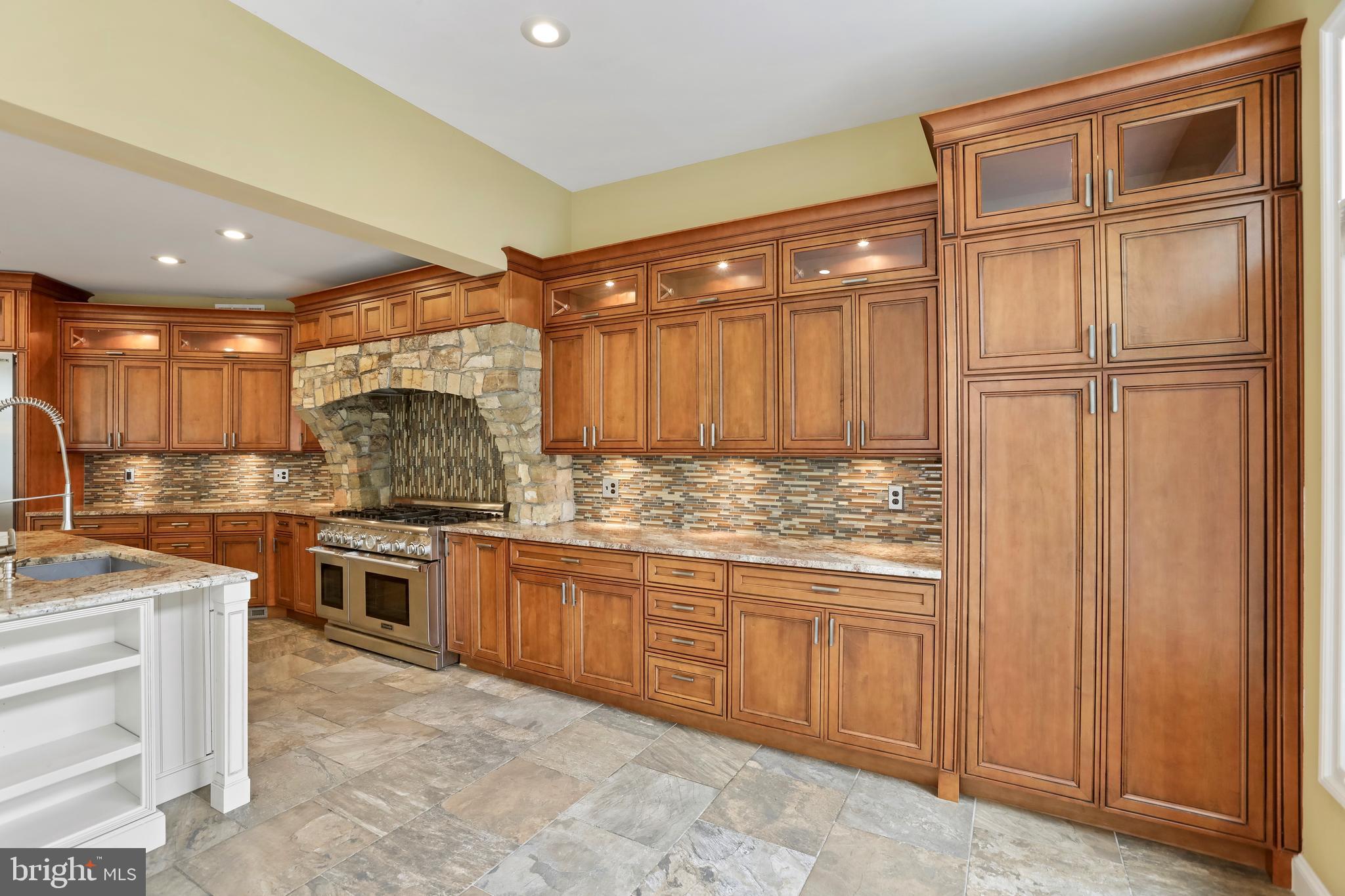 2054 Madrillon Road Vienna, VA 22182 - Photo 14 of 48