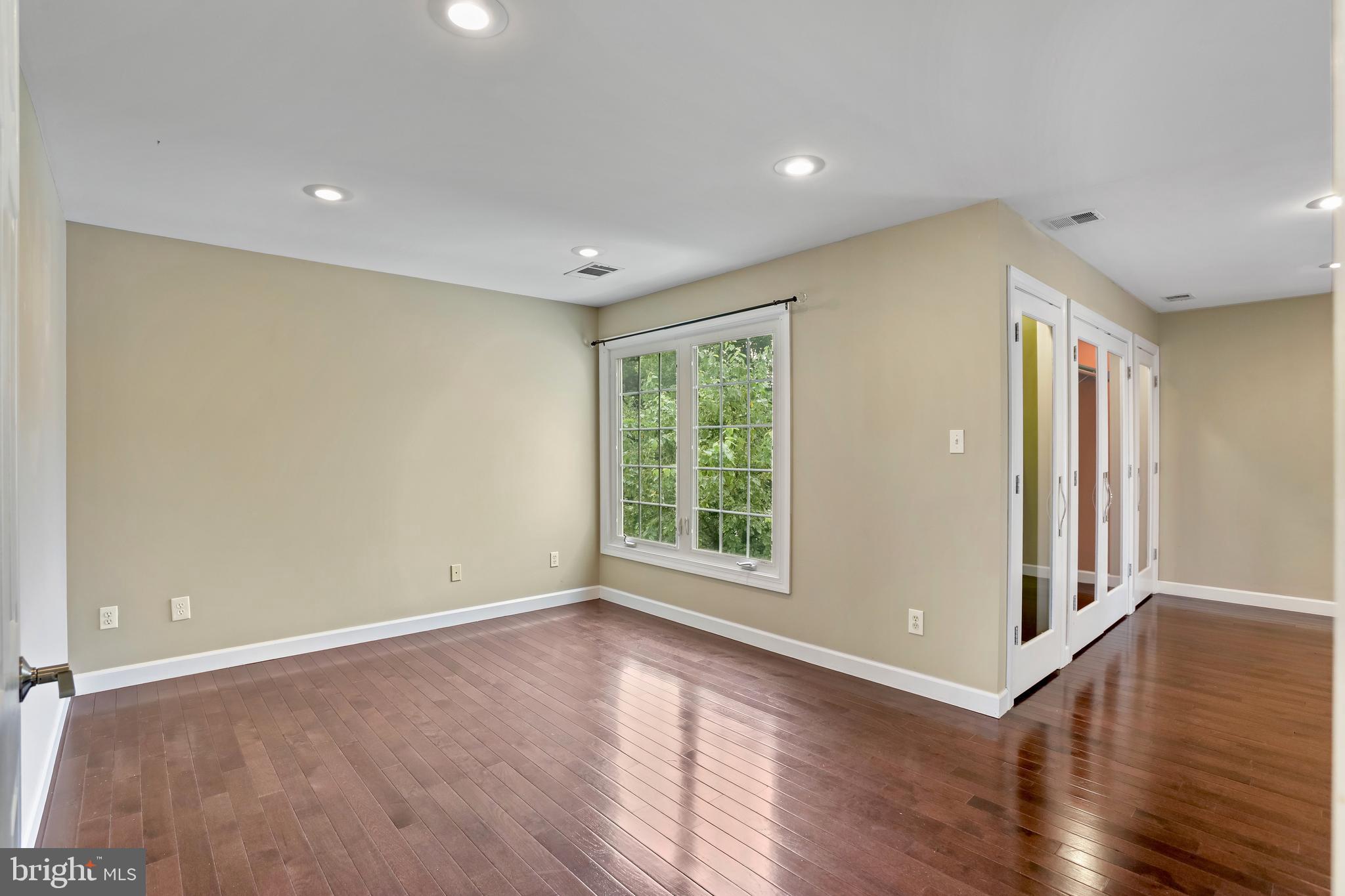 2054 Madrillon Road Vienna, VA 22182 - Photo 31 of 48