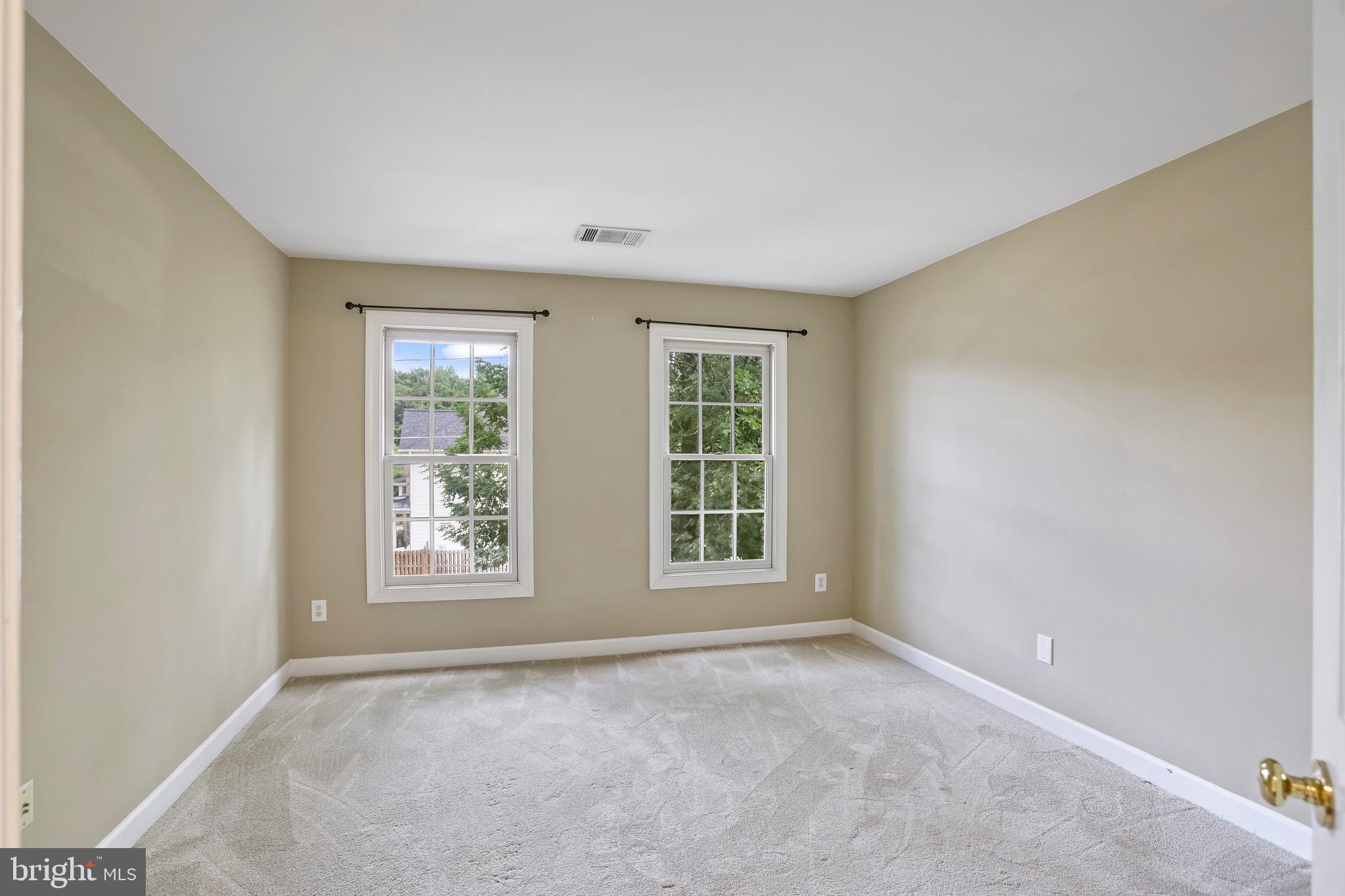 2054 Madrillon Road Vienna, VA 22182 - Photo 33 of 48