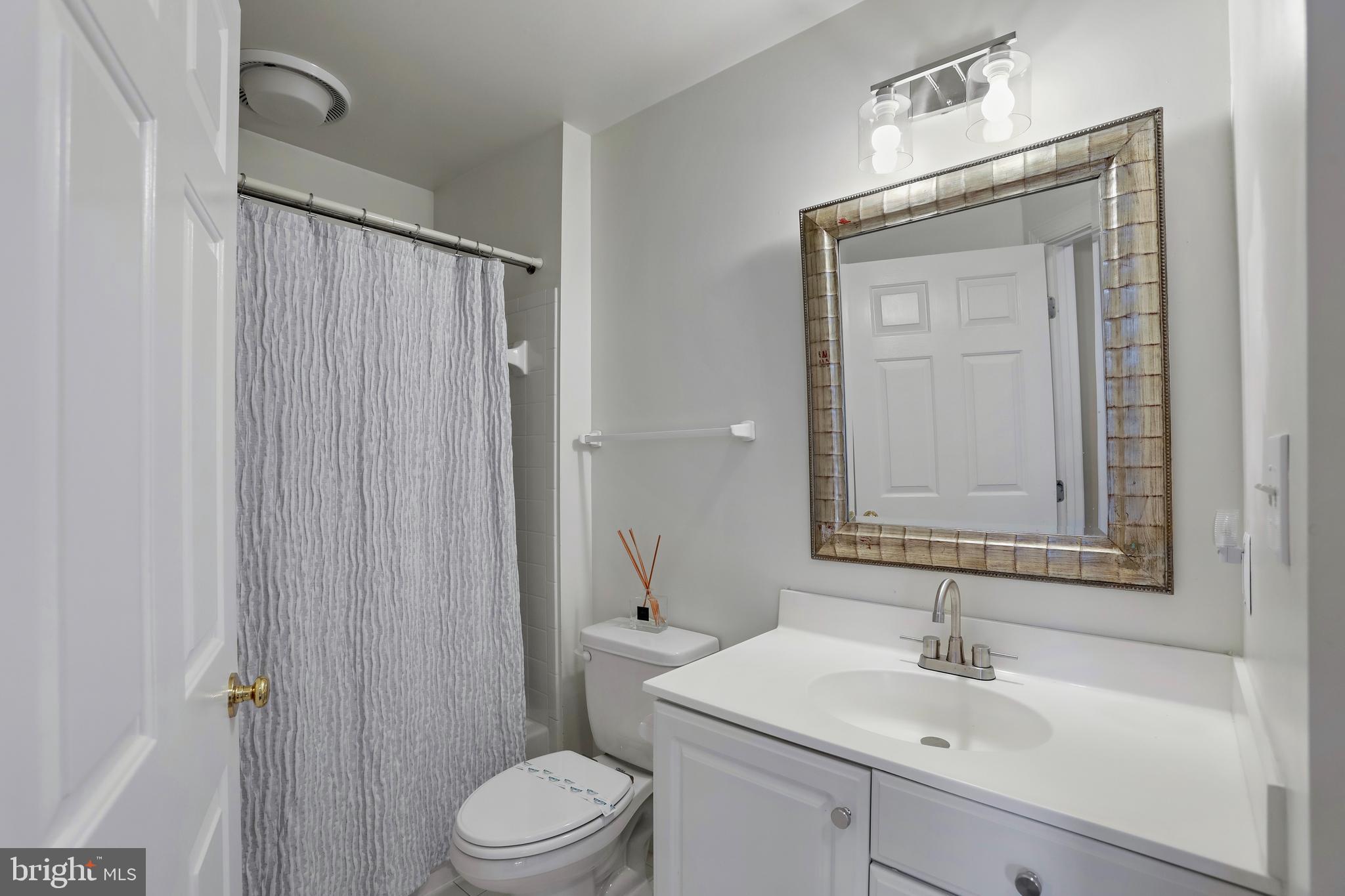 2054 Madrillon Road Vienna, VA 22182 - Photo 35 of 48