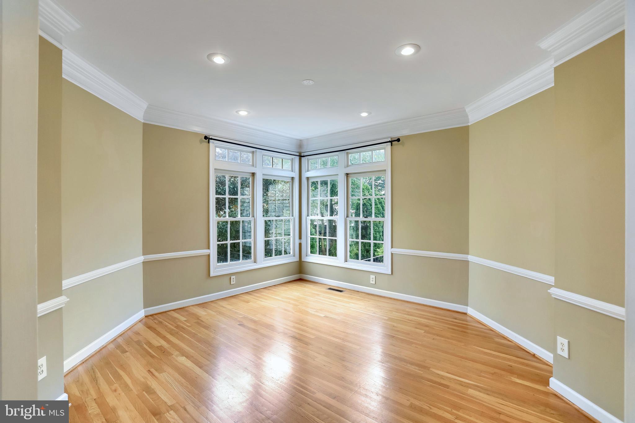 2054 Madrillon Road Vienna, VA 22182 - Photo 7 of 48