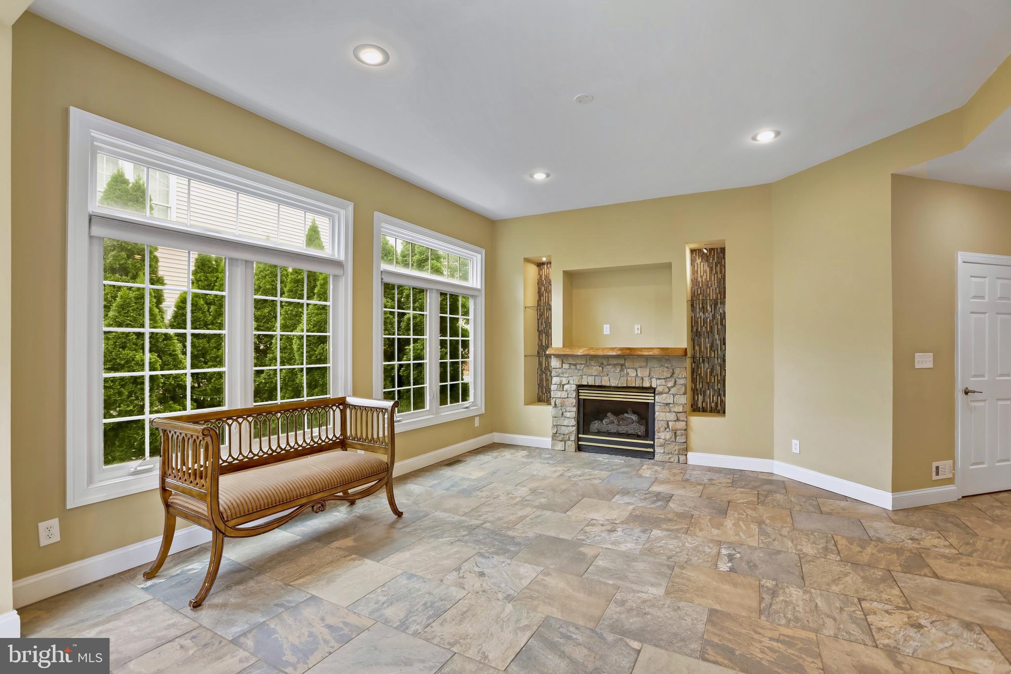 2054 Madrillon Road Vienna, VA 22182 - Photo 10 of 48