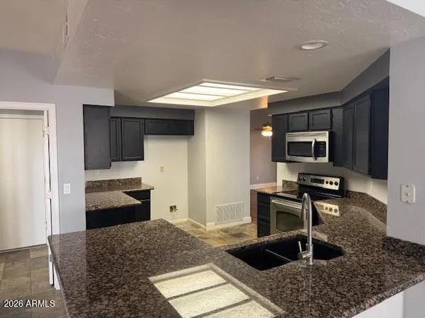 $2,290 | 3230 East Briarwood Terrace, Phoenix, AZ 85048