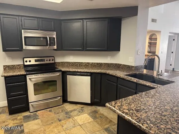 $2,290 | 3230 East Briarwood Terrace, Phoenix, AZ 85048