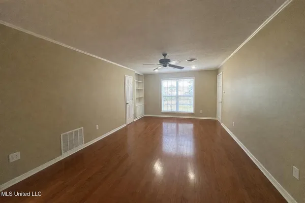 $225,000 | 2049 Oakhurst Drive, Grenada, MS 38901