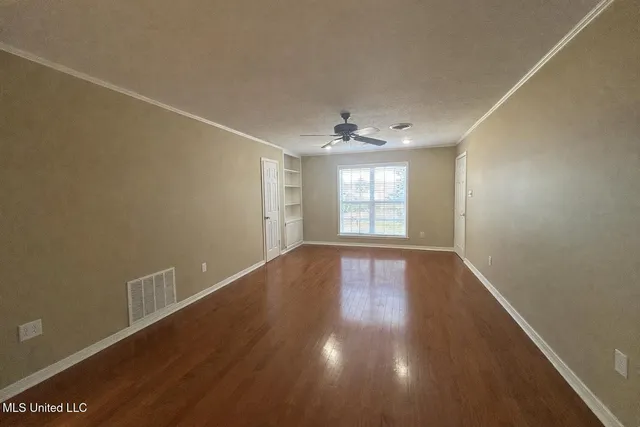 $225,000 | 2049 Oakhurst Drive, Grenada, MS 38901