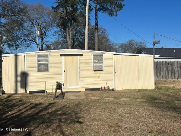 $225,000 | 2049 Oakhurst Drive, Grenada, MS 38901