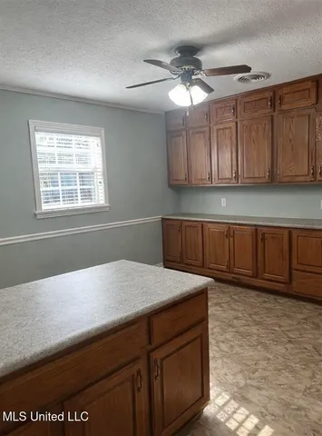 $225,000 | 2049 Oakhurst Drive, Grenada, MS 38901