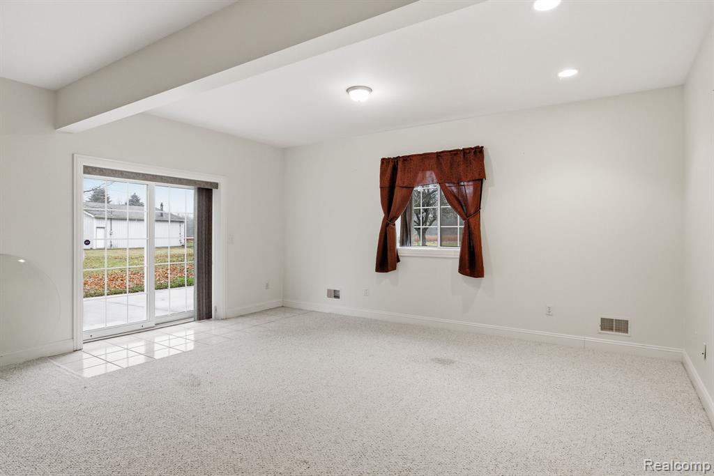 7669 Rynn Road Avoca, MI 48006 - Photo 31 of 46