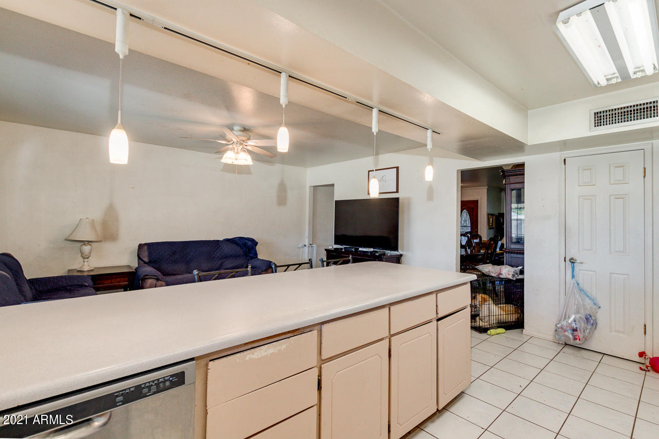 6710 South Terrace Road Tempe, AZ 85283 - Photo 15 of 54 13-Terrace