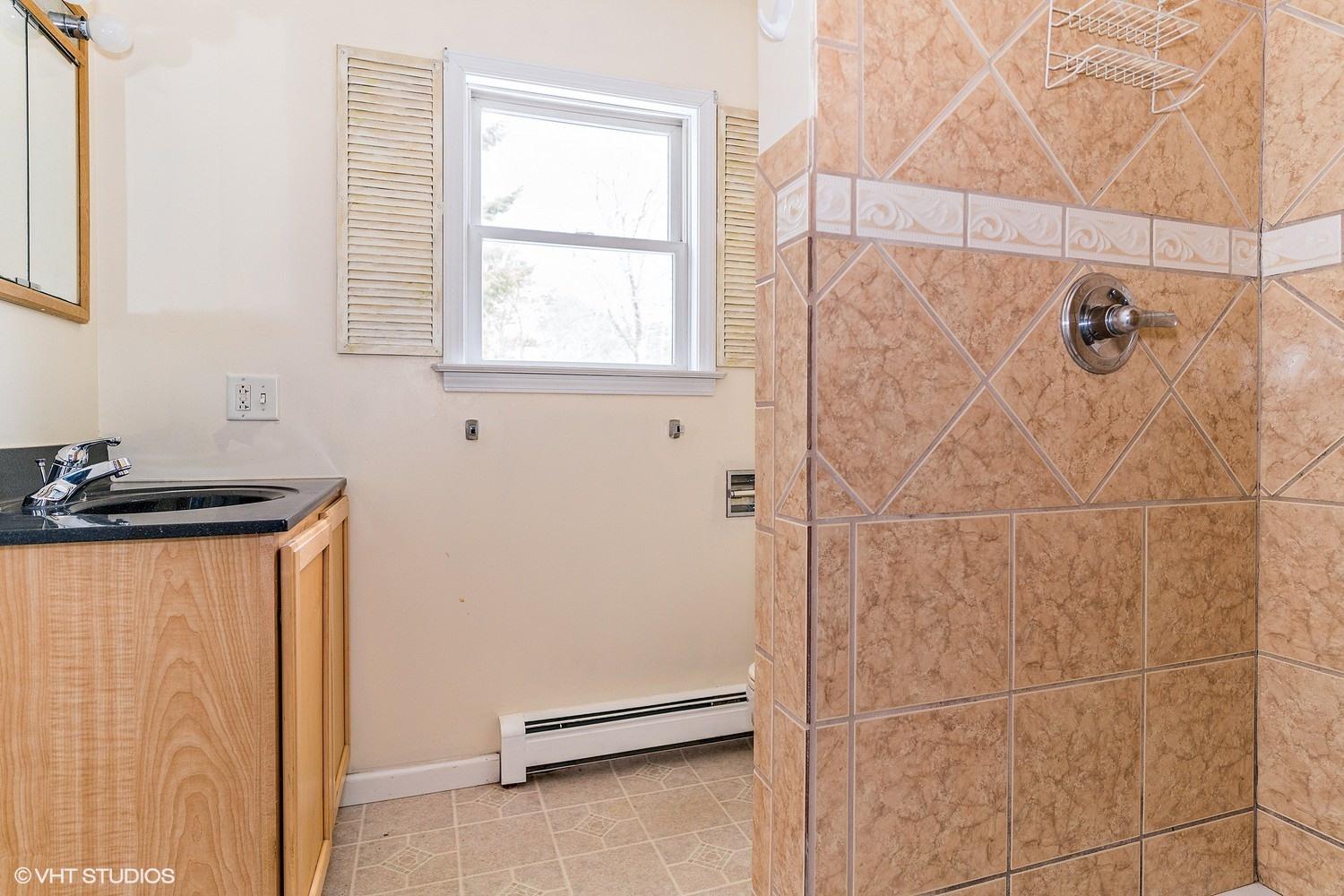 35 Swift Road Eastham, MA 02642 - Photo 5 of 25 20_35SwiftRd_A_8_Bathroom_MLSuse_1500x15