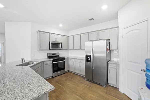 $2,400 | 105 Escala Way, San Marcos, TX 78666