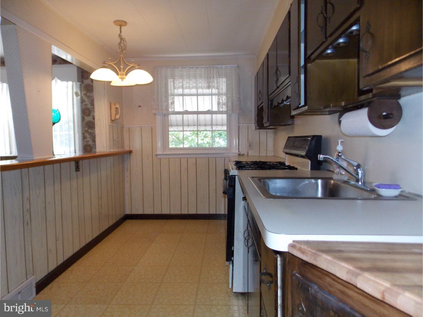 108 Rhodes Avenue Collingdale, PA 19023 - Photo 7 of 21 Gallery Image 7