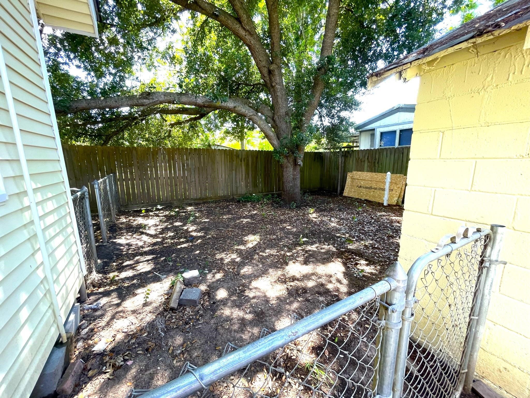 107 Sinclair Street Boling, TX 77420 - Photo 29 of 30 Gallery Image 29
