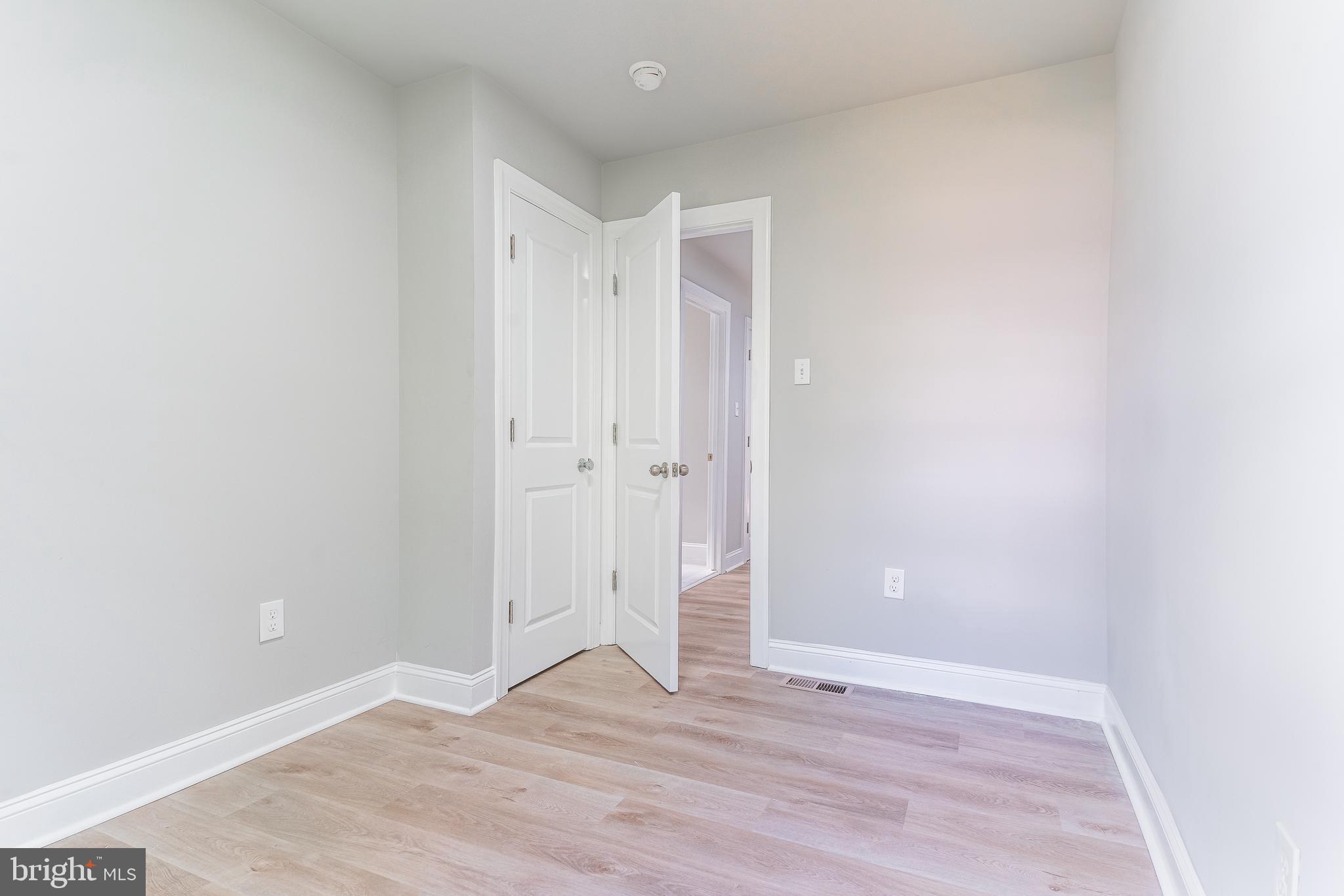 123 Oakley Road Upper Darby, PA 19082 - Photo 19 of 37