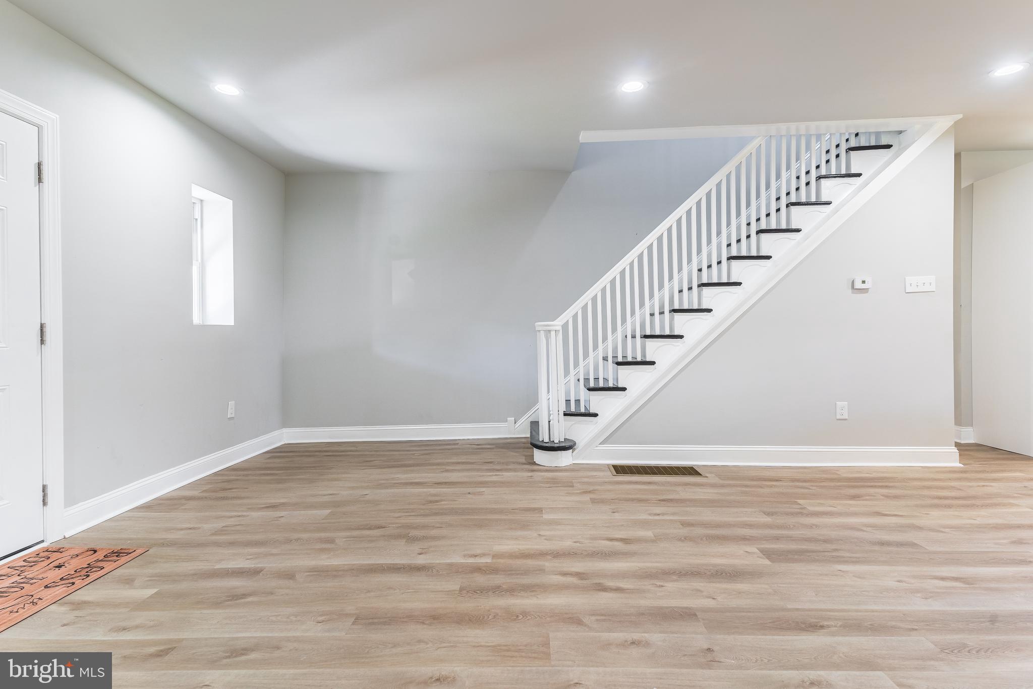 123 Oakley Road Upper Darby, PA 19082 - Photo 3 of 37