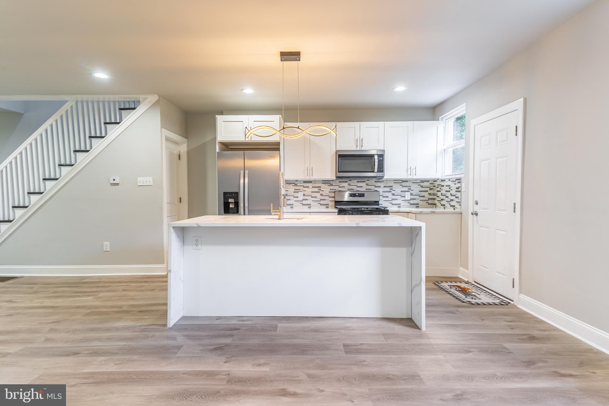123 Oakley Road Upper Darby, PA 19082 - Photo 8 of 37