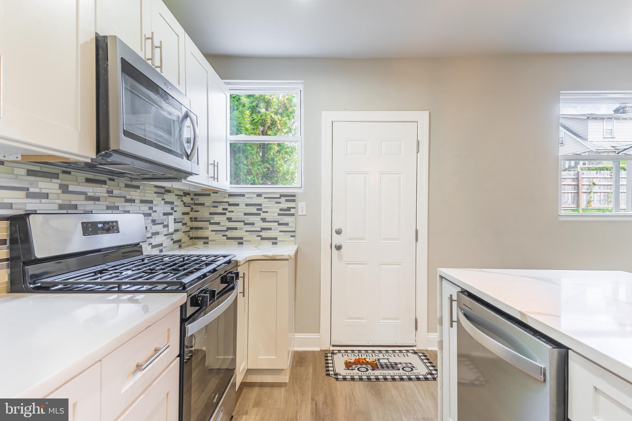 123 Oakley Road Upper Darby, PA 19082 - Photo 9 of 37