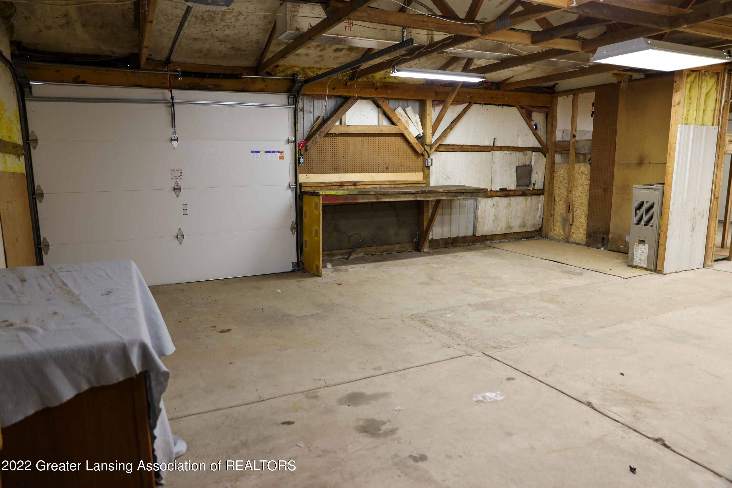 5717 Holt Road Holt, MI 48842 - Photo 7 of 14 156A9947