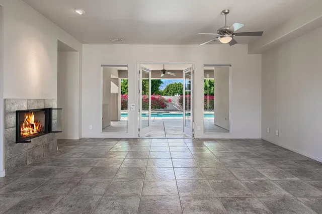 a view of an entryway with a livingroom