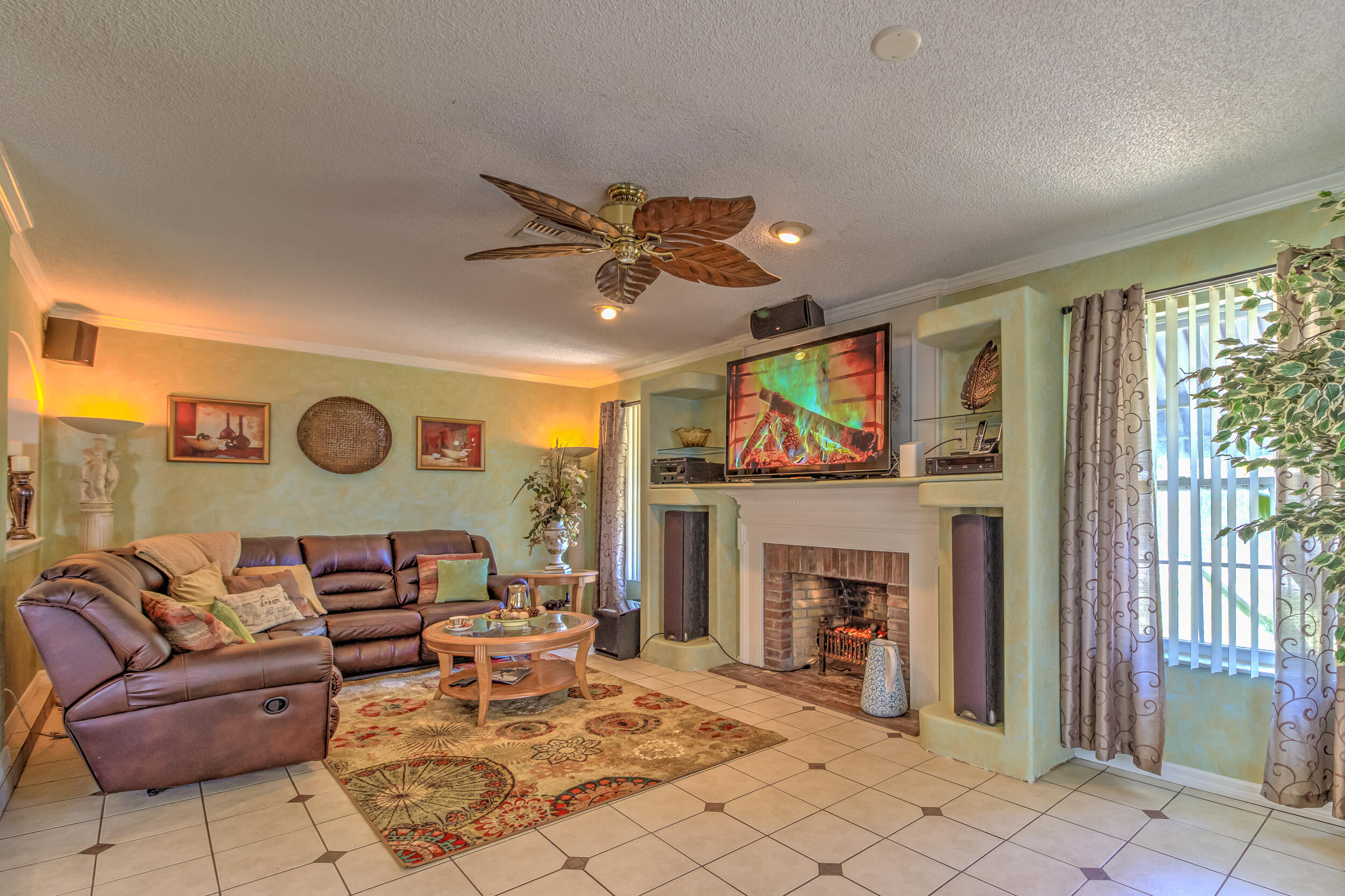 705 Kearney Road Fort Pierce, FL 34982 - Photo 11 of 30 Cozy Living