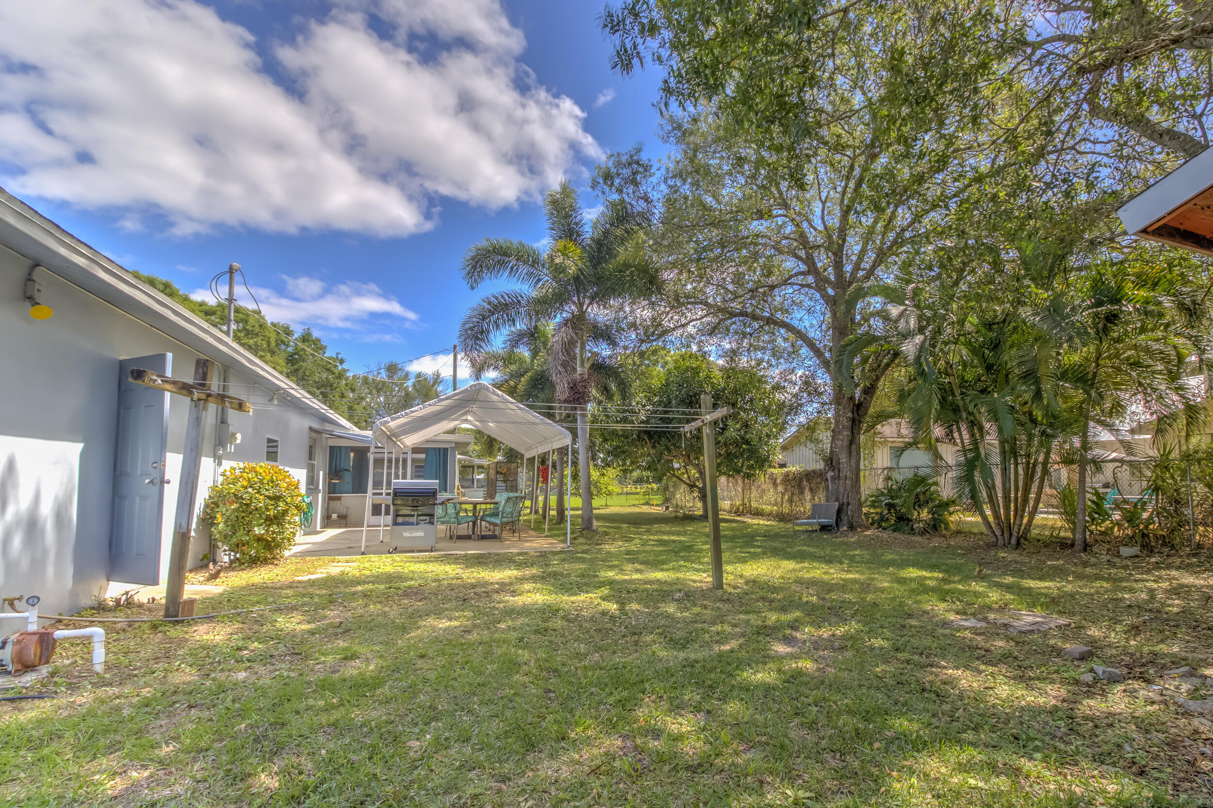 705 Kearney Road Fort Pierce, FL 34982 - Photo 23 of 30 Backyard