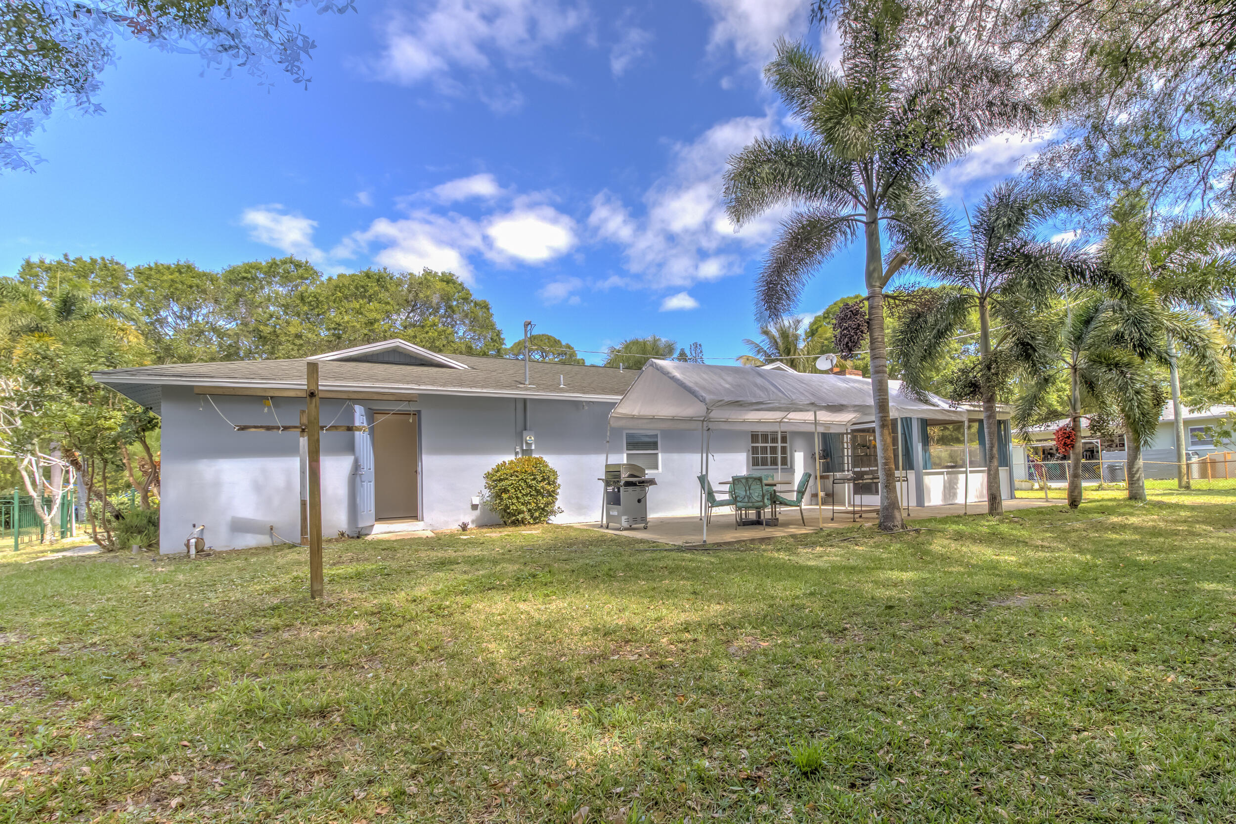 705 Kearney Road Fort Pierce, FL 34982 - Photo 25 of 30 Backyard