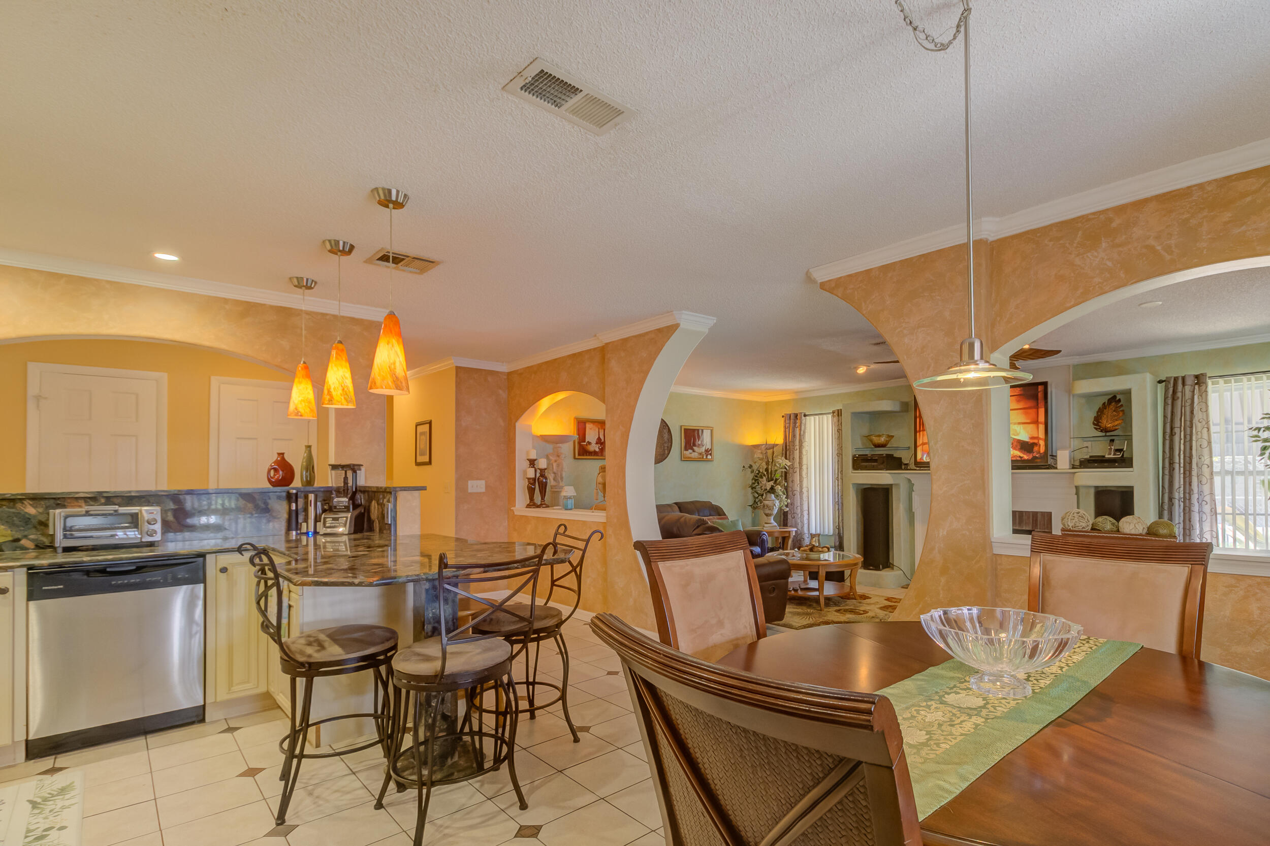 705 Kearney Road Fort Pierce, FL 34982 - Photo 9 of 30 Dining/Kitchen