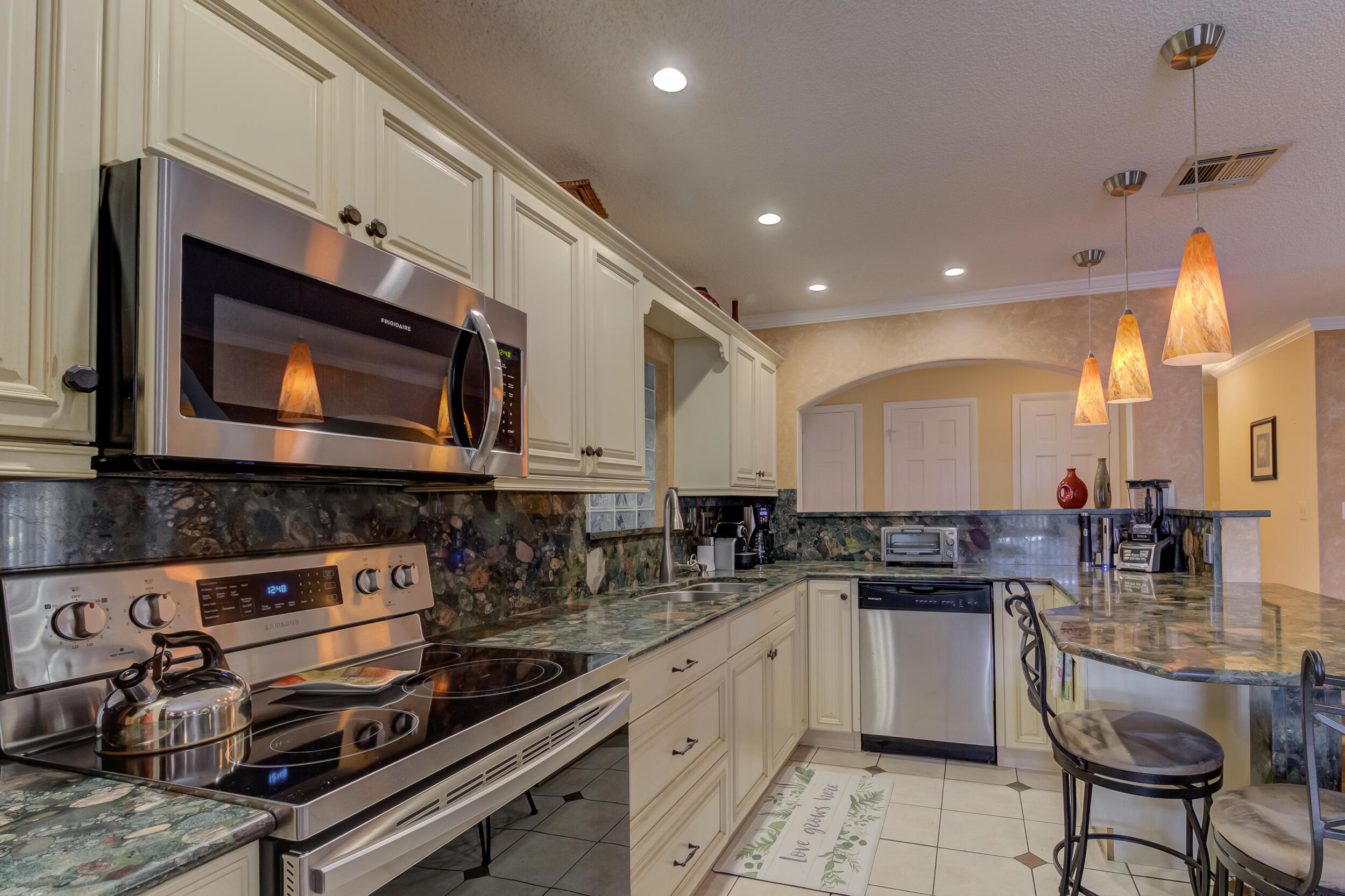 705 Kearney Road Fort Pierce, FL 34982 - Photo 10 of 30 Kitchen
