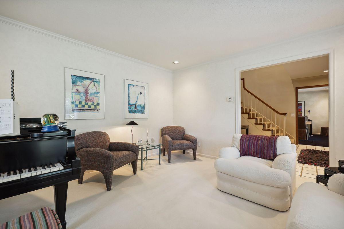 14519 Rocksborough Road Minnetonka, MN 55345 - Photo 11 of 51 Gallery Image 11