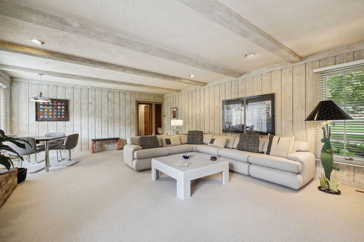 14519 Rocksborough Road Minnetonka, MN 55345 - Photo 15 of 51 Gallery Image 15